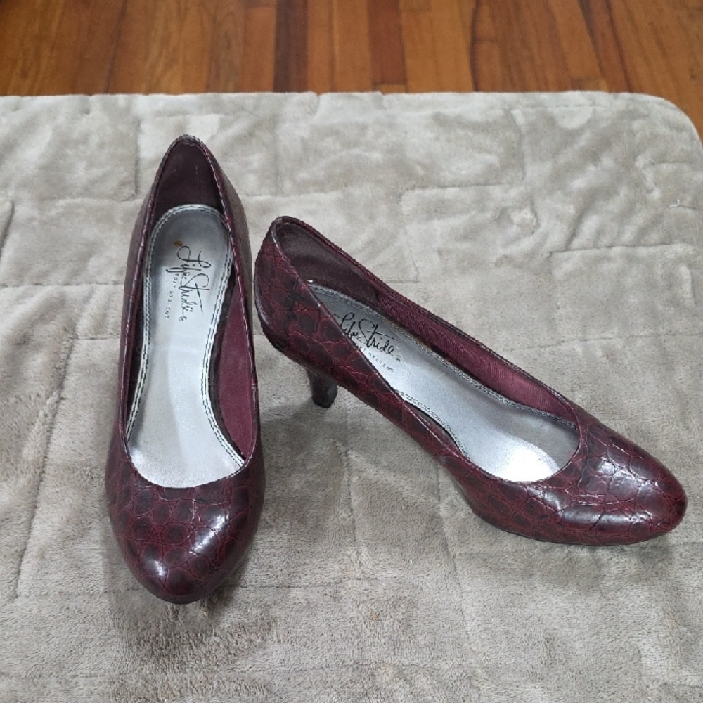 Lifestride Soft System Women's Heels Shoes Burgundy Faux Crocodile Sz 8‎ GUC